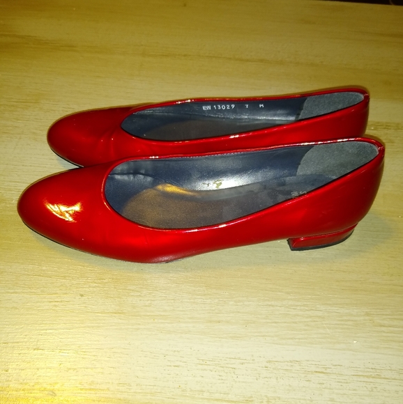 Stuart Weitzman Ruby Red Patton Leather Ballet Flats Lady's 7 - Picture 7 of 9